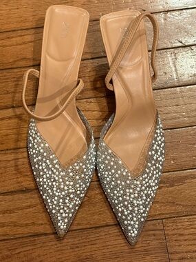 ZARA PEARL HEELED SLINGBACKS size 40/9 scuffs on heel in back see pictures